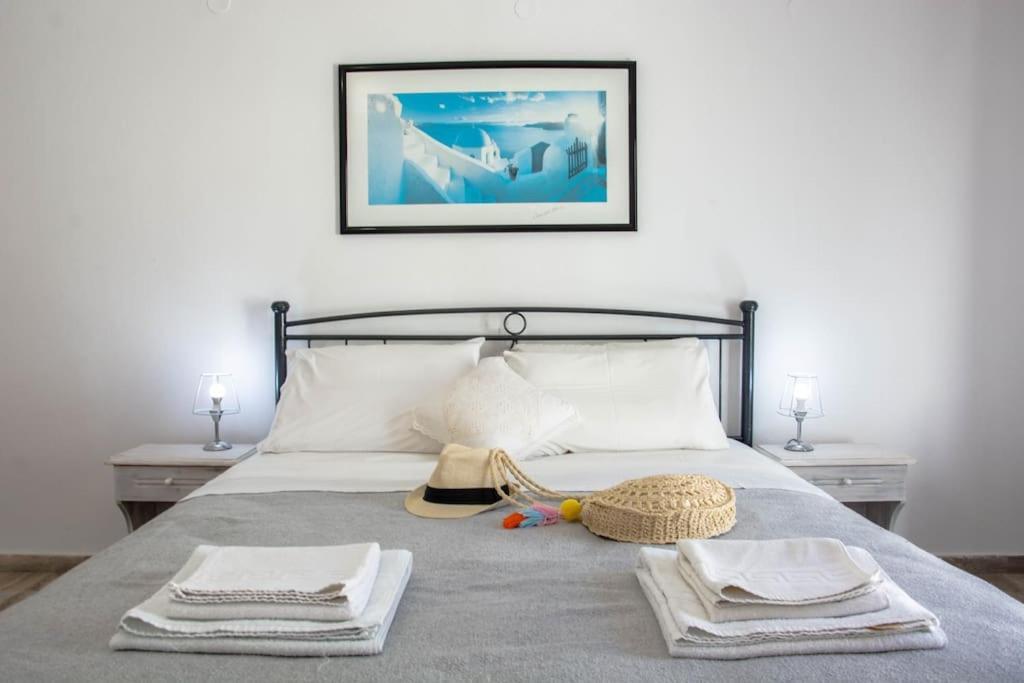 White Wave Studio 1 , 3Min Walk From Kamari Beach ภายนอก รูปภาพ
